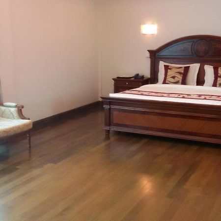 Palm Spring Resort Yangon Bagian luar foto