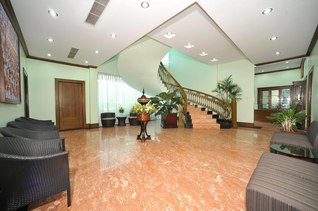 Palm Spring Resort Yangon Bagian luar foto