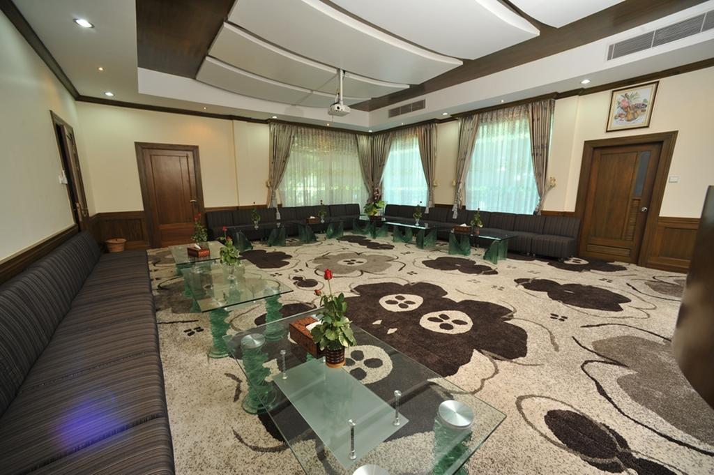 Palm Spring Resort Yangon Bagian luar foto