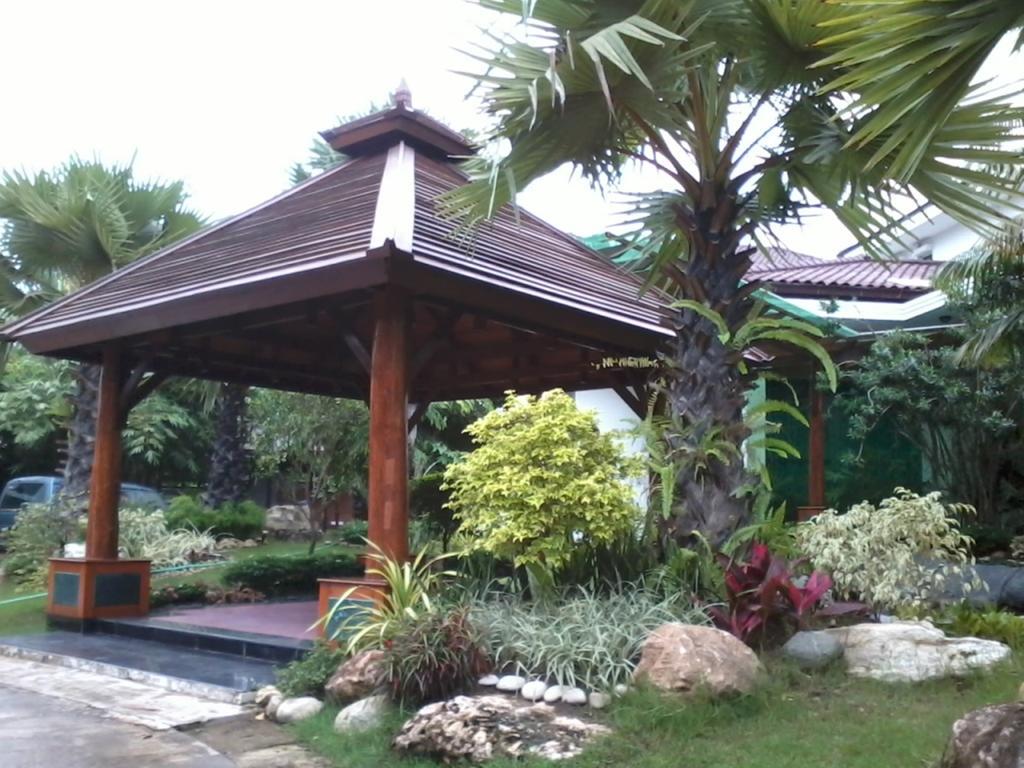 Palm Spring Resort Yangon Bagian luar foto