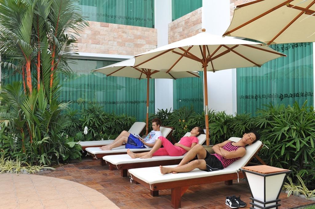 Palm Spring Resort Yangon Bagian luar foto
