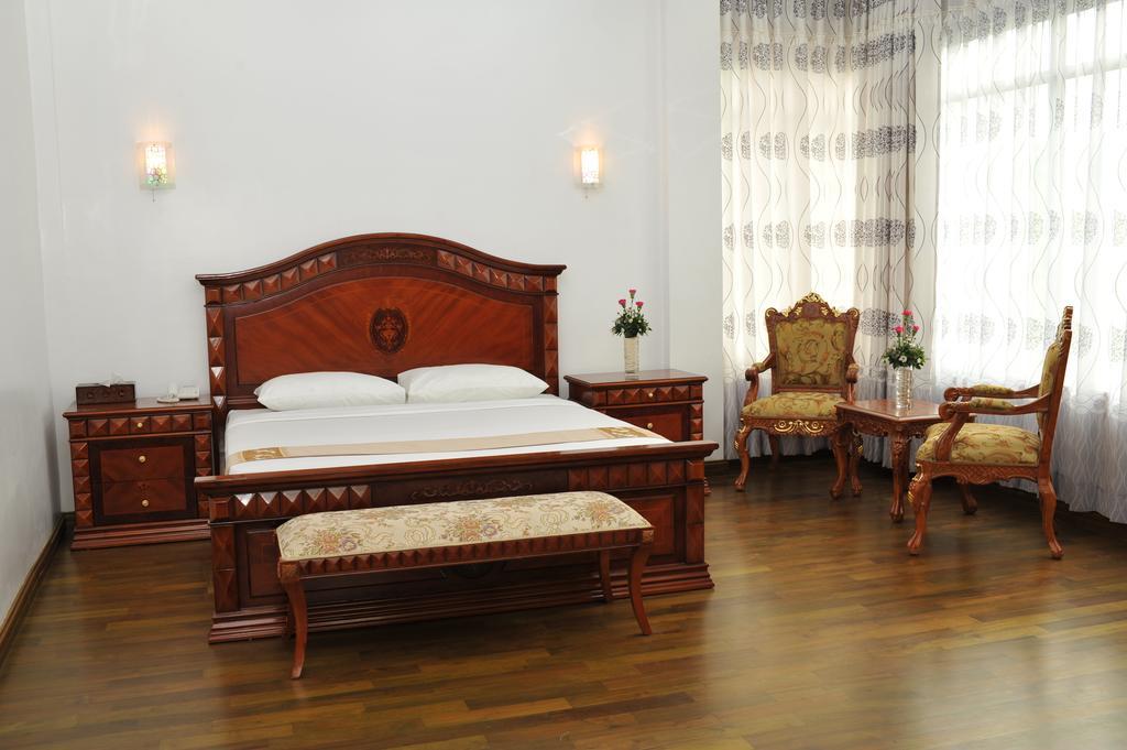 Palm Spring Resort Yangon Ruang foto