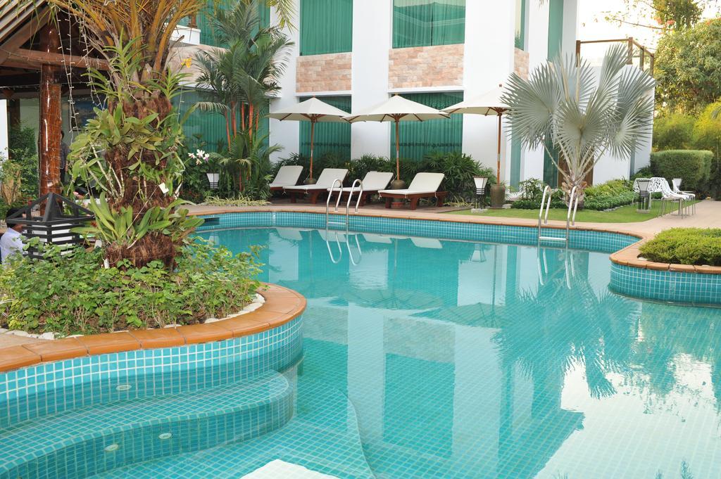 Palm Spring Resort Yangon Bagian luar foto