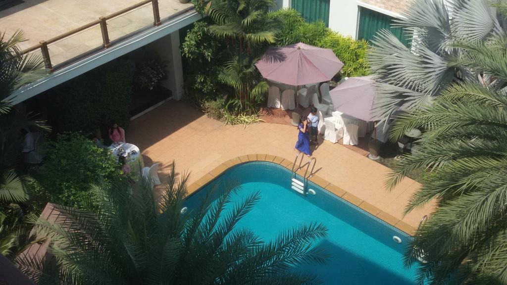 Palm Spring Resort Yangon Bagian luar foto