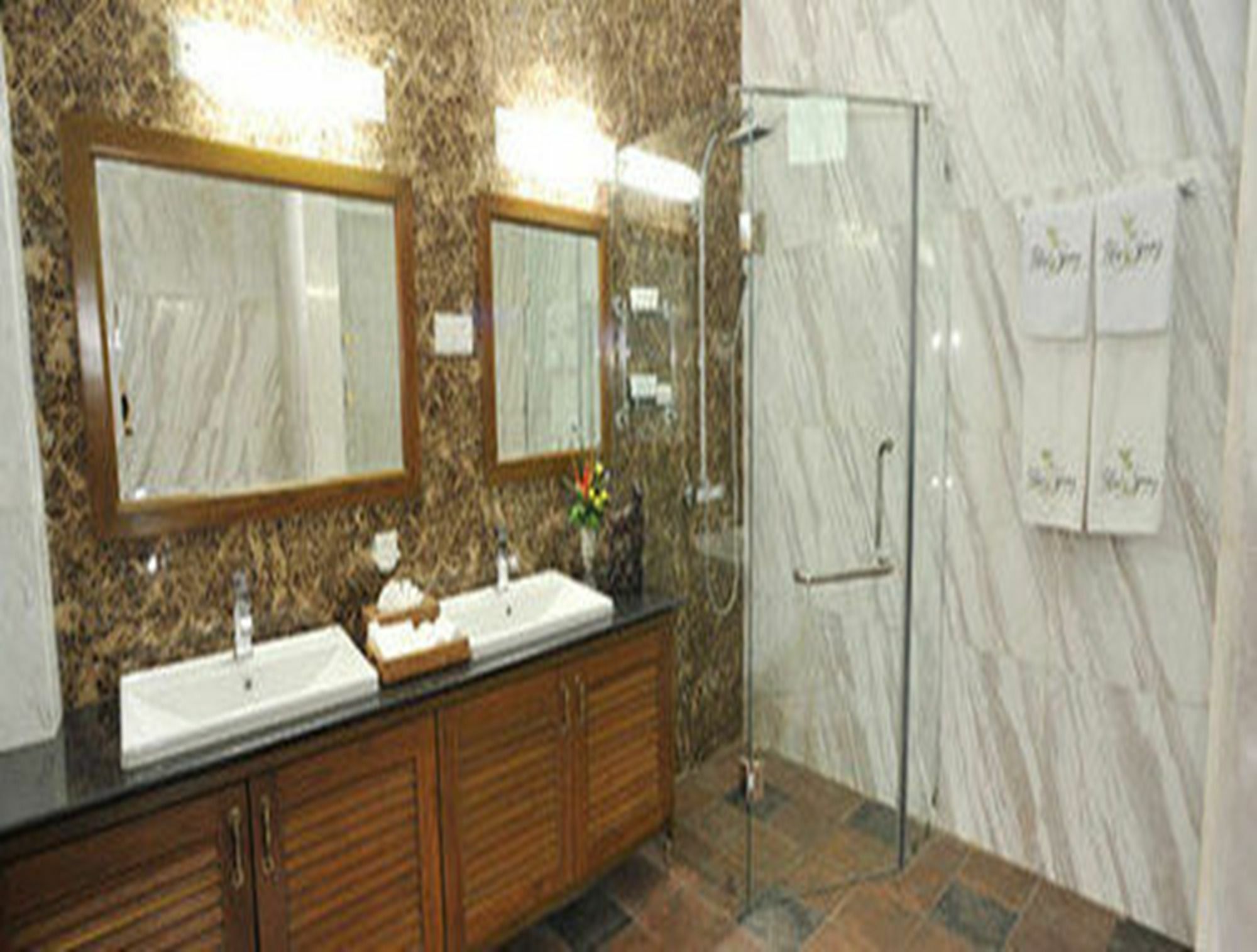 Palm Spring Resort Yangon Bagian luar foto